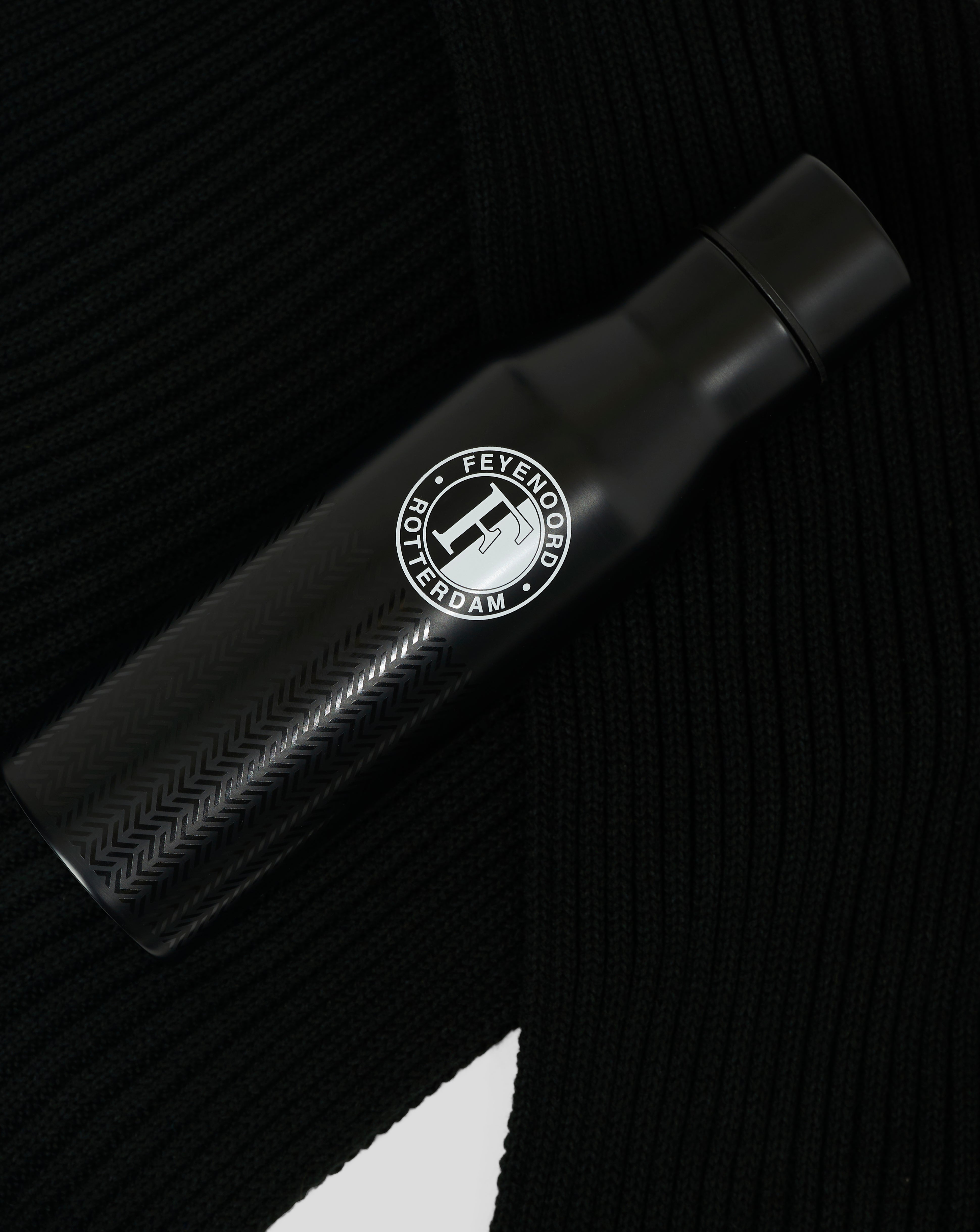 Feyenoord bottle and scarf gift set