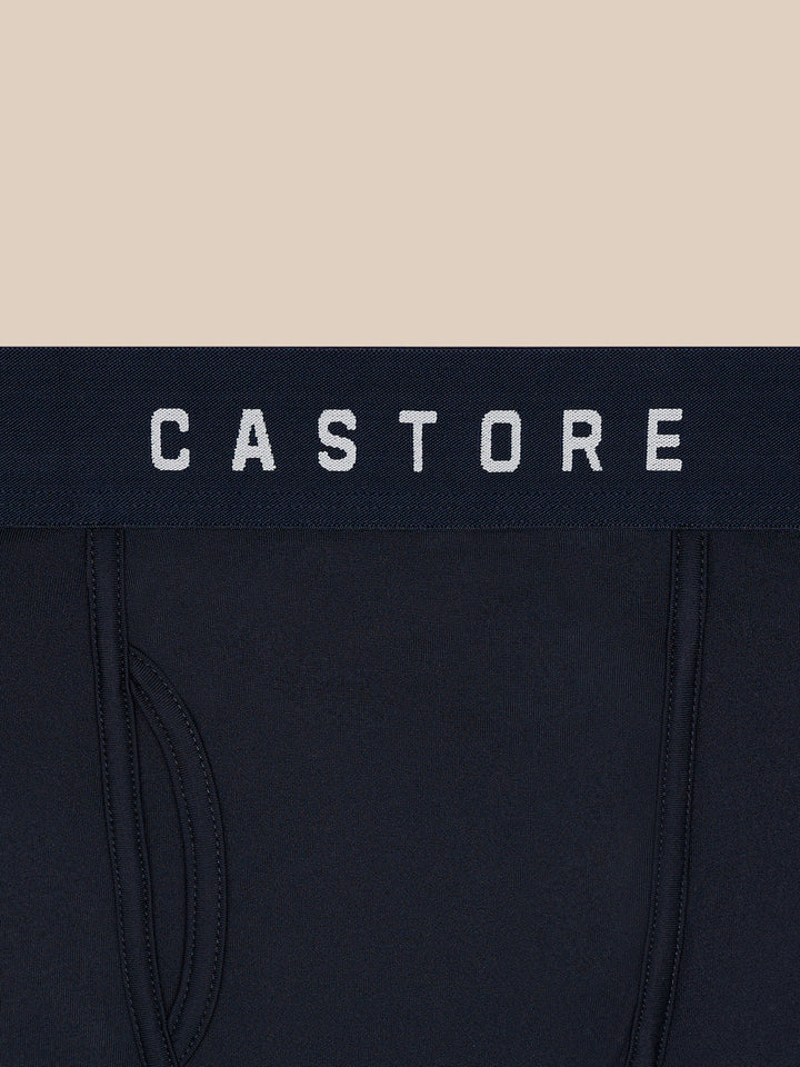 Donker marineblauwe boxer met CASTORE tailleband in close-up