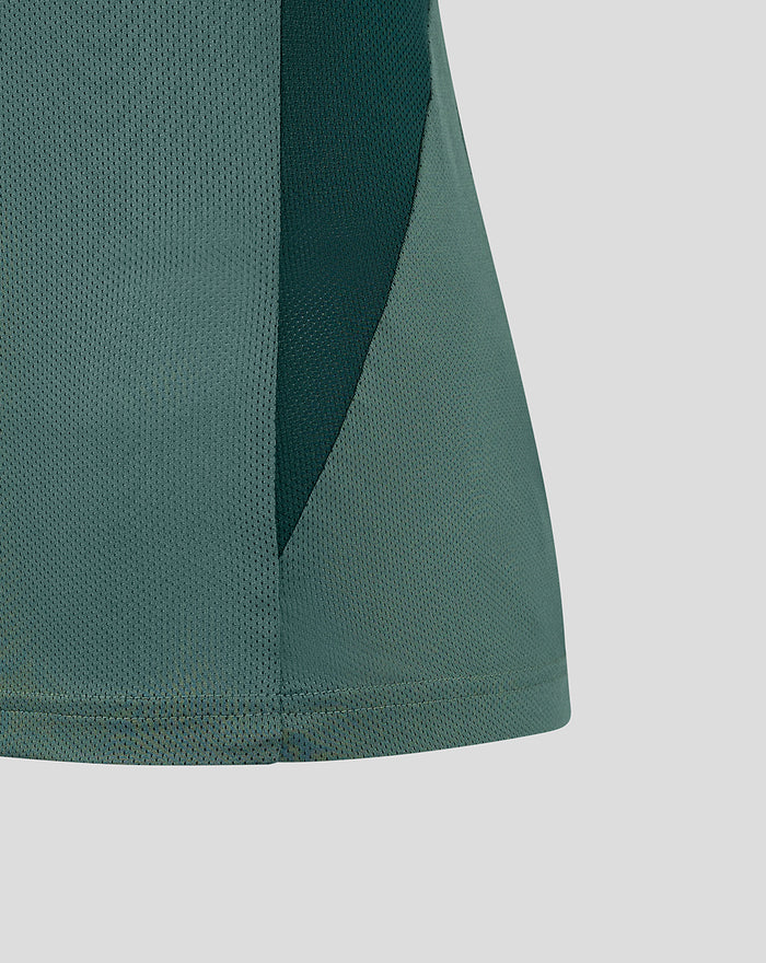 Detail of the Feyenoord Pro Speler Training T shirt for women with color block panels and mesh knit.