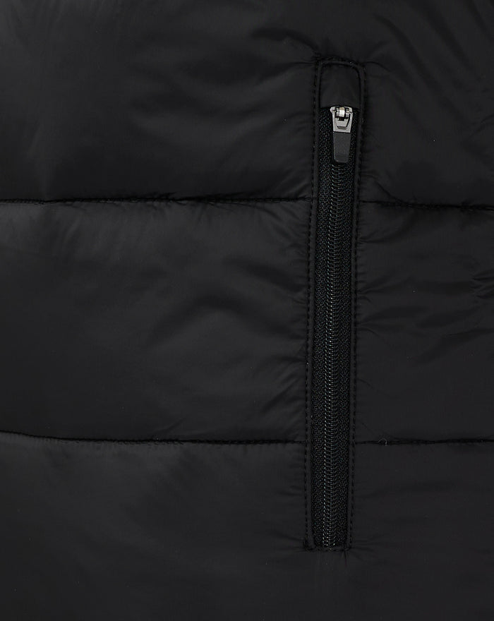Front zipper detail on black Feyenoord Core women's gilet