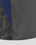Sleeve and side panel detail of the gray Feyenoord training T-Shirt with a blue accent and geometric pattern on the sleeve