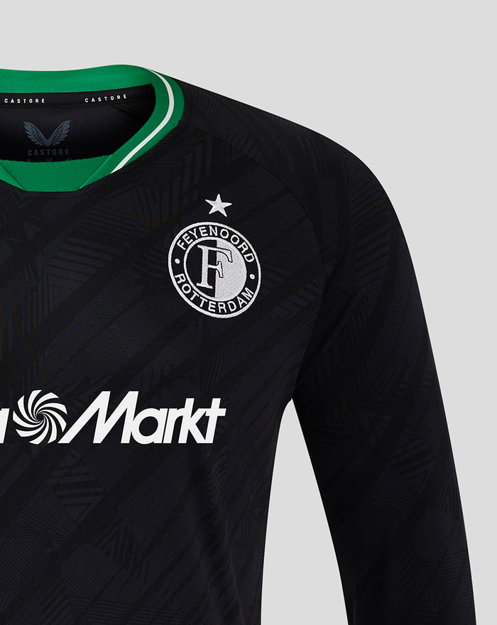 Dichtbijzicht van linkerborst op het lange mouwen Feyenoord shirt met clubembleem en sponsorlogo over de borst